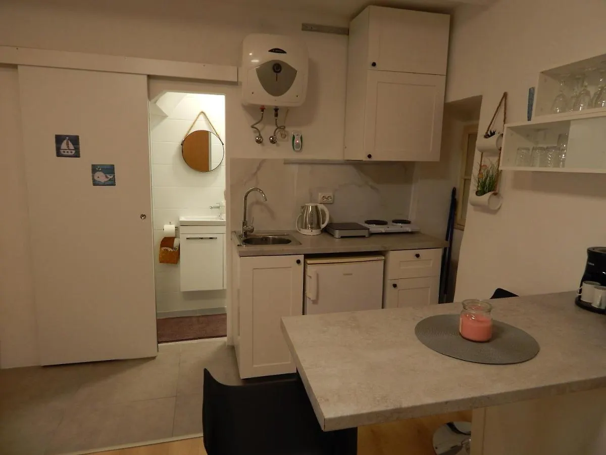 Old Town Suite Lovran Apartment